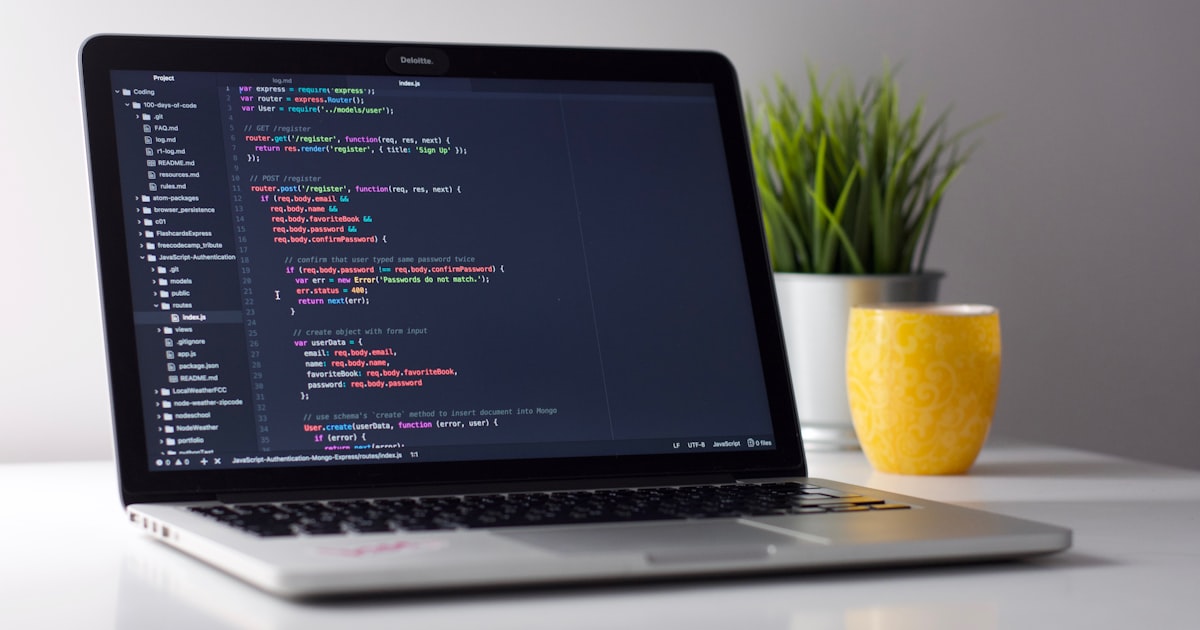 将两行 JavaScript 追踪代码粘贴到网站 HTML head 中